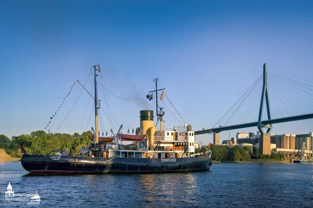 Dampf-Eisbrecher STETTIN vor Köhlbrandbrücke