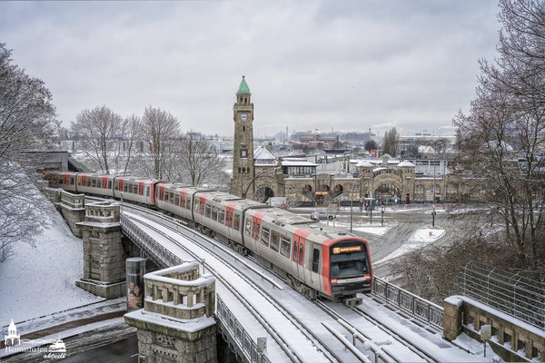 UBahn im Schnee - Landungsbrücken