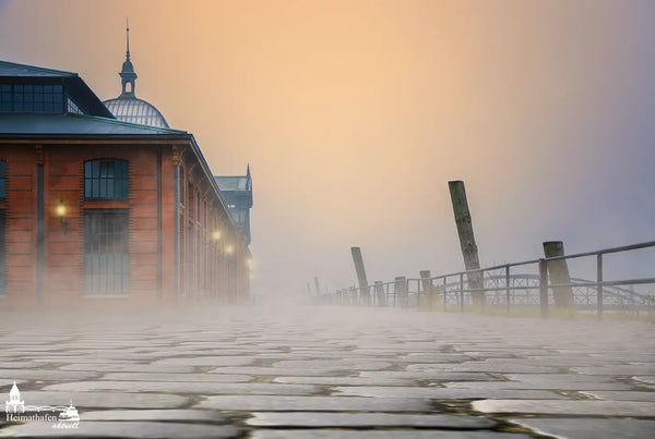 Hamburg-Hafenfotos-HAF-00025-Fischauktionshalle-Nebel-Sonnenauggang